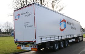Wezenberg Trailers levert nieuwe Krone Tautliner af aan Klaverstijn Transport & Logistiek uit Amersfoort