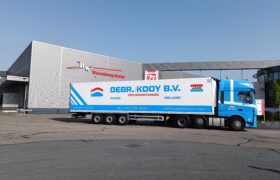 Wezenberg Trailers levert Krone polyester koeloplegger af aan Zeevishandel Gebr. Kooy in Huizen